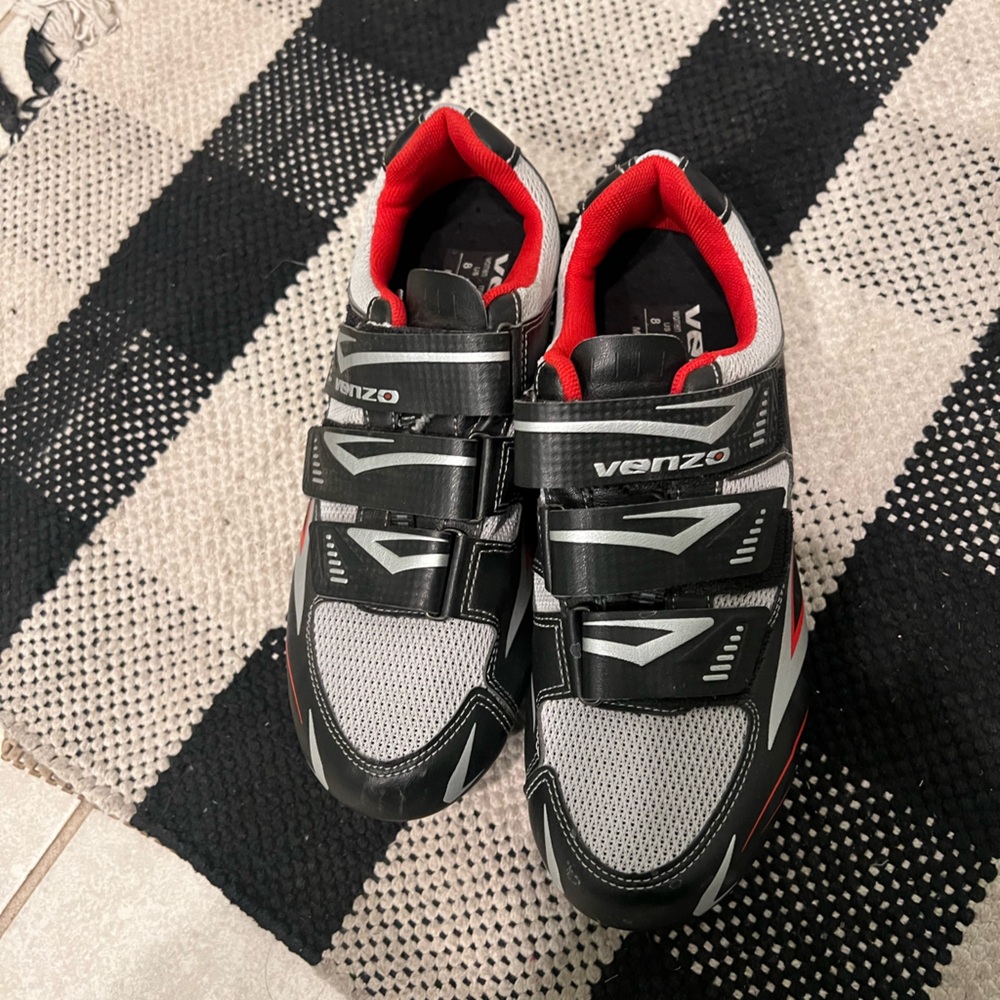 Venzo  Cycle Shoe - Black and Red 8 womens